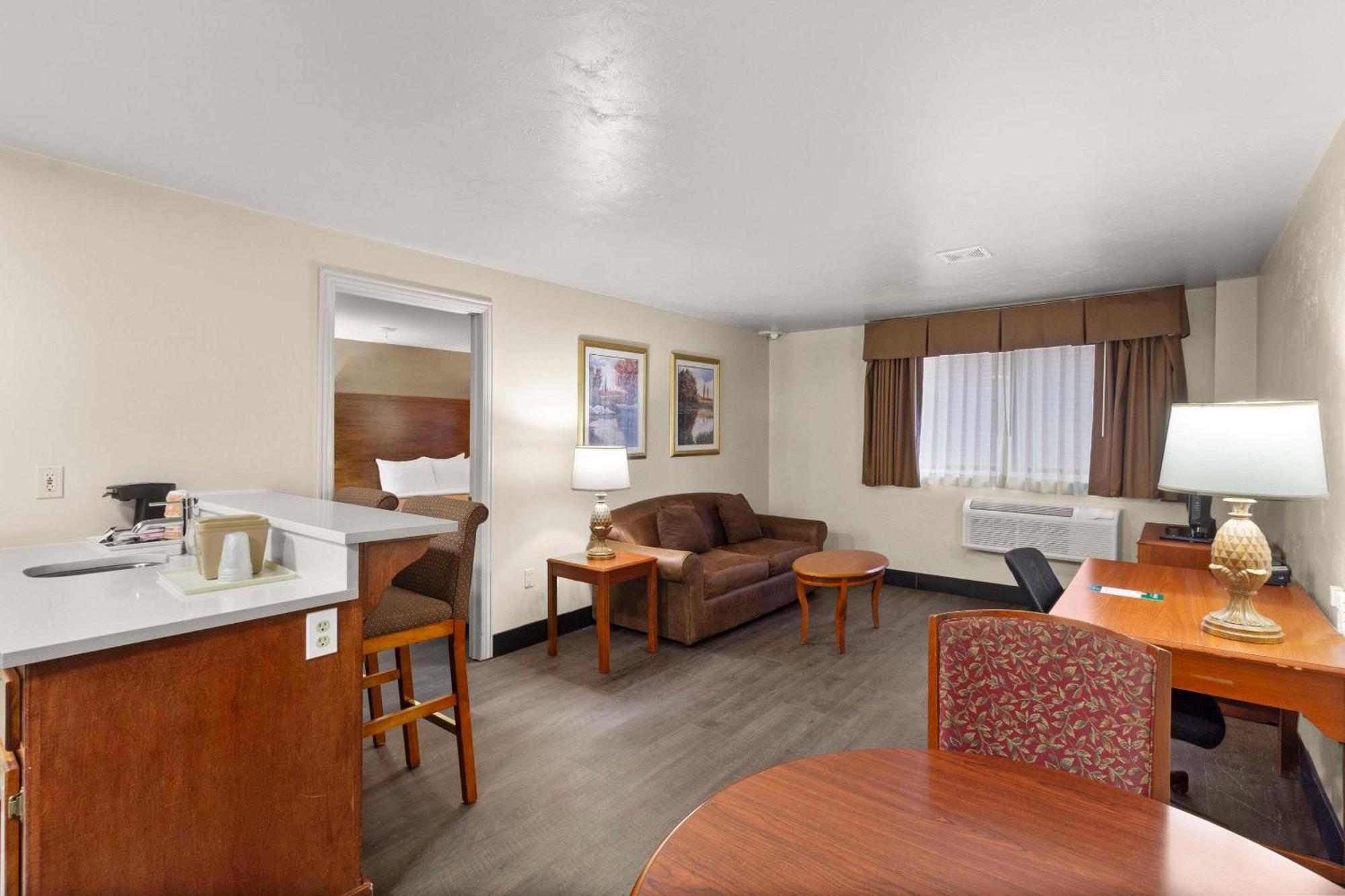 Quality Inn & Suites Downtown Green Bay Eksteriør billede