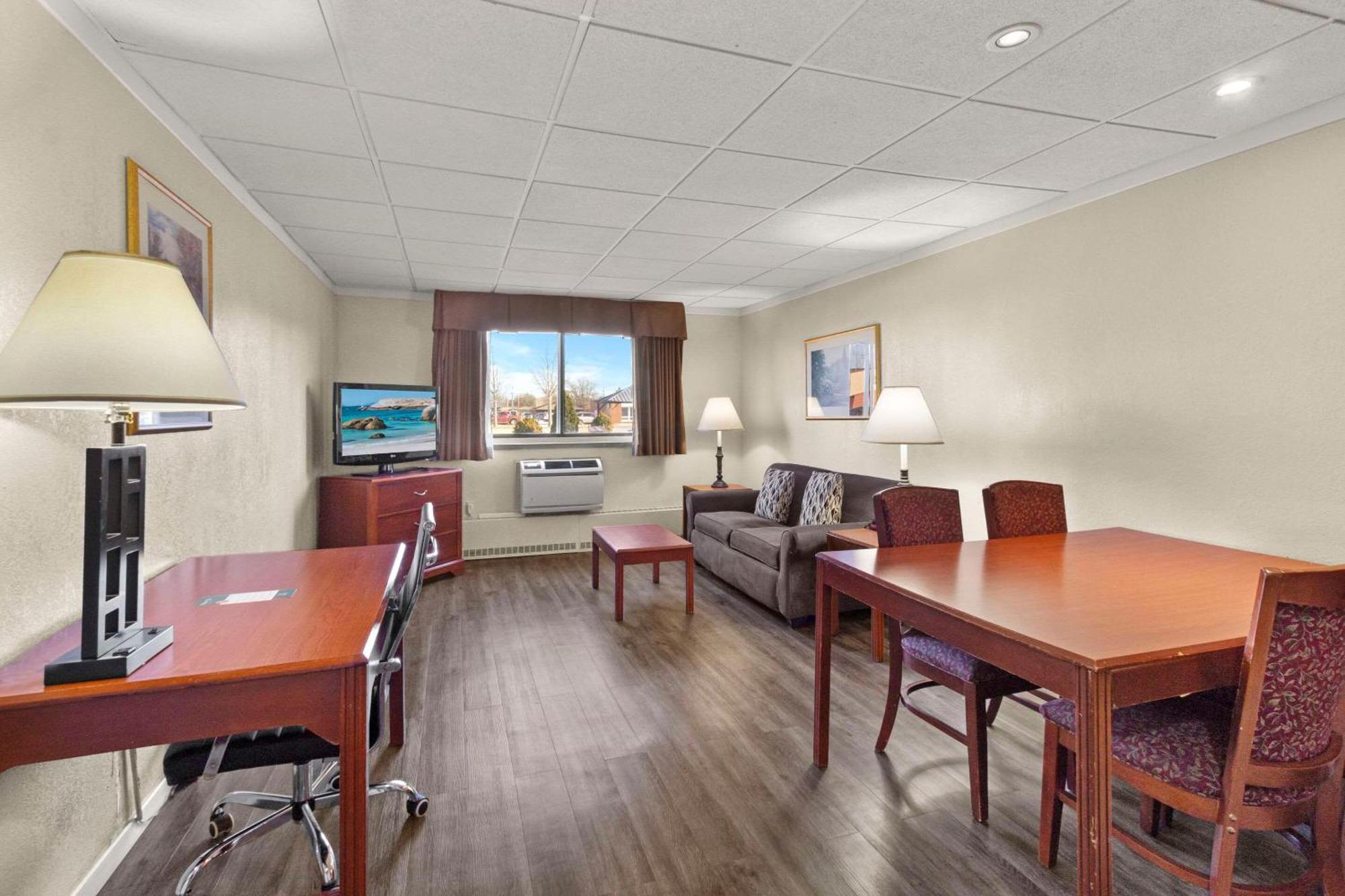 Quality Inn & Suites Downtown Green Bay Eksteriør billede