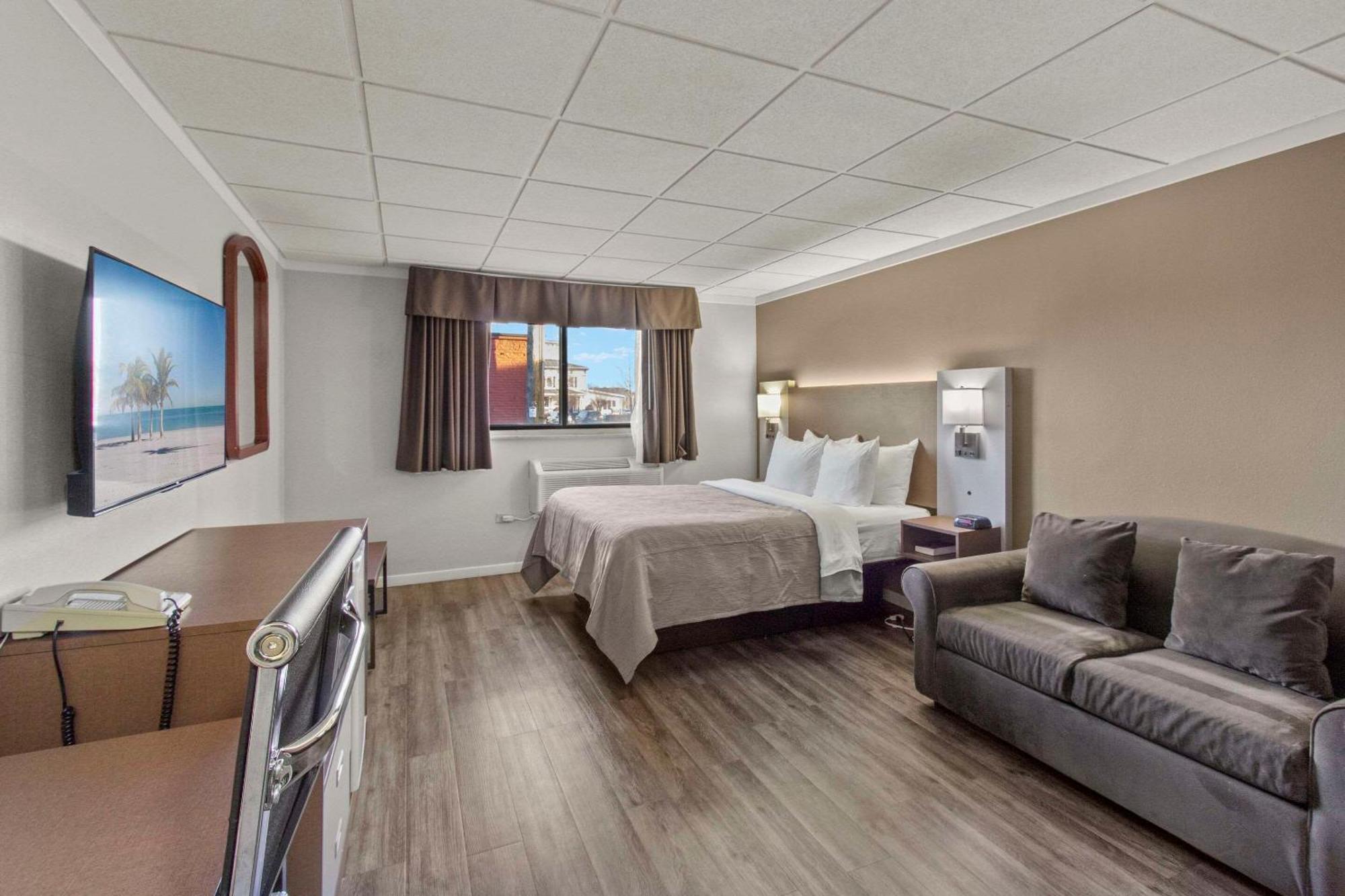 Quality Inn & Suites Downtown Green Bay Eksteriør billede