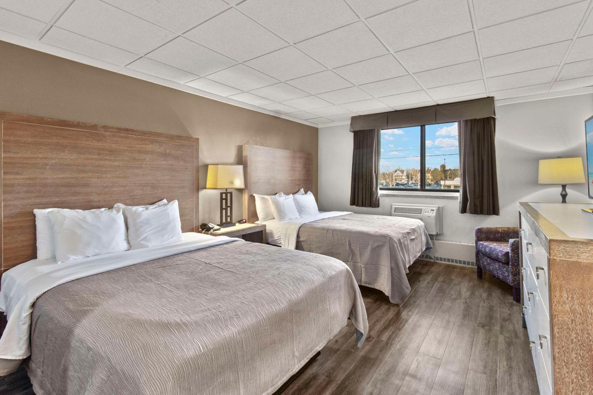 Quality Inn & Suites Downtown Green Bay Eksteriør billede