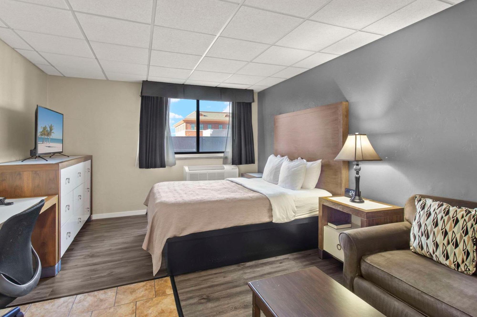 Quality Inn & Suites Downtown Green Bay Eksteriør billede