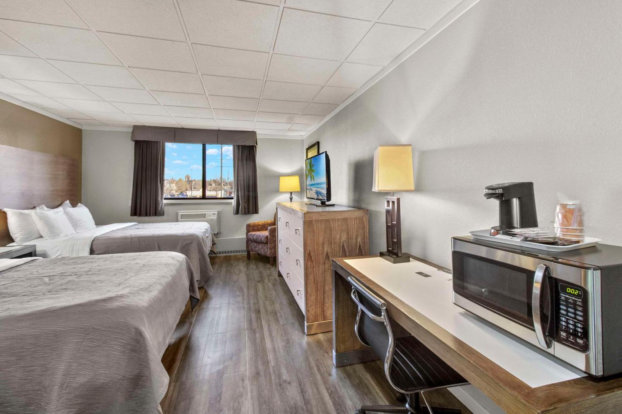 Quality Inn & Suites Downtown Green Bay Eksteriør billede