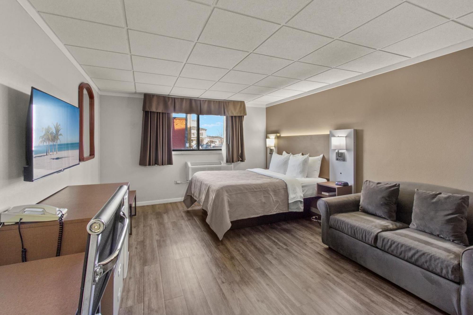 Quality Inn & Suites Downtown Green Bay Eksteriør billede